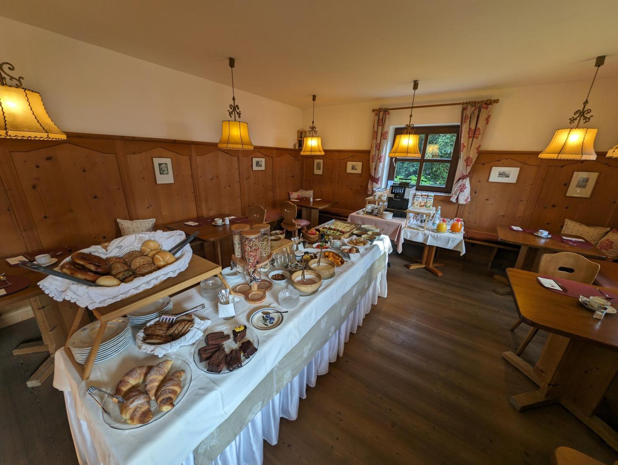 Hotel Eden Guesthouse Marlengo Eksteriør bilde