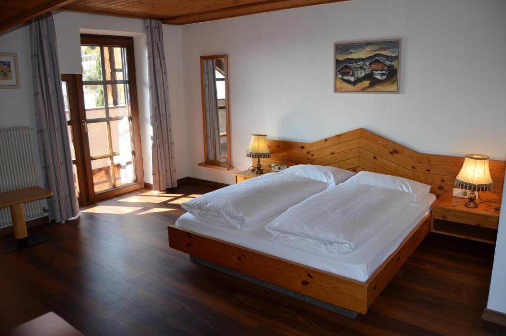 Hotel Eden Guesthouse Marlengo Eksteriør bilde