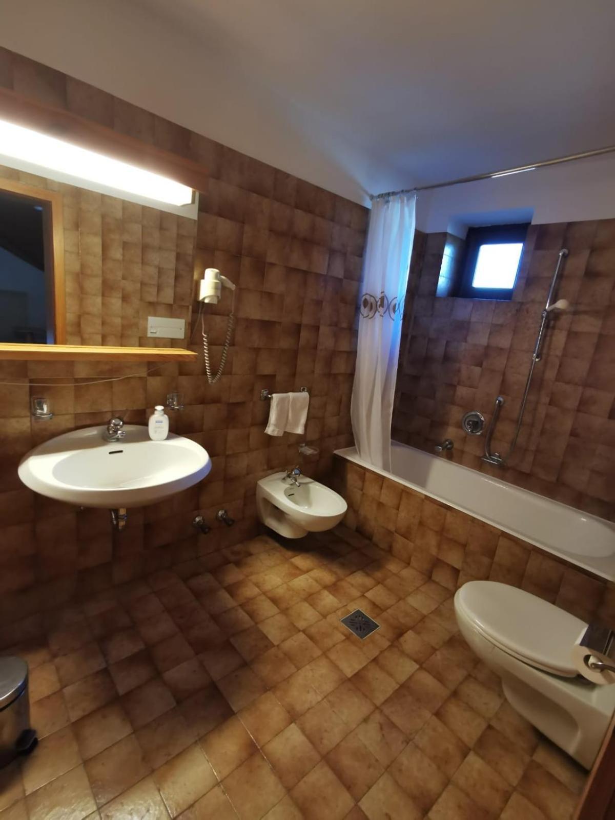 Hotel Eden Guesthouse Marlengo Eksteriør bilde